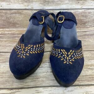 Calleen Cordero 7 Sundance navy suede studded point wedge